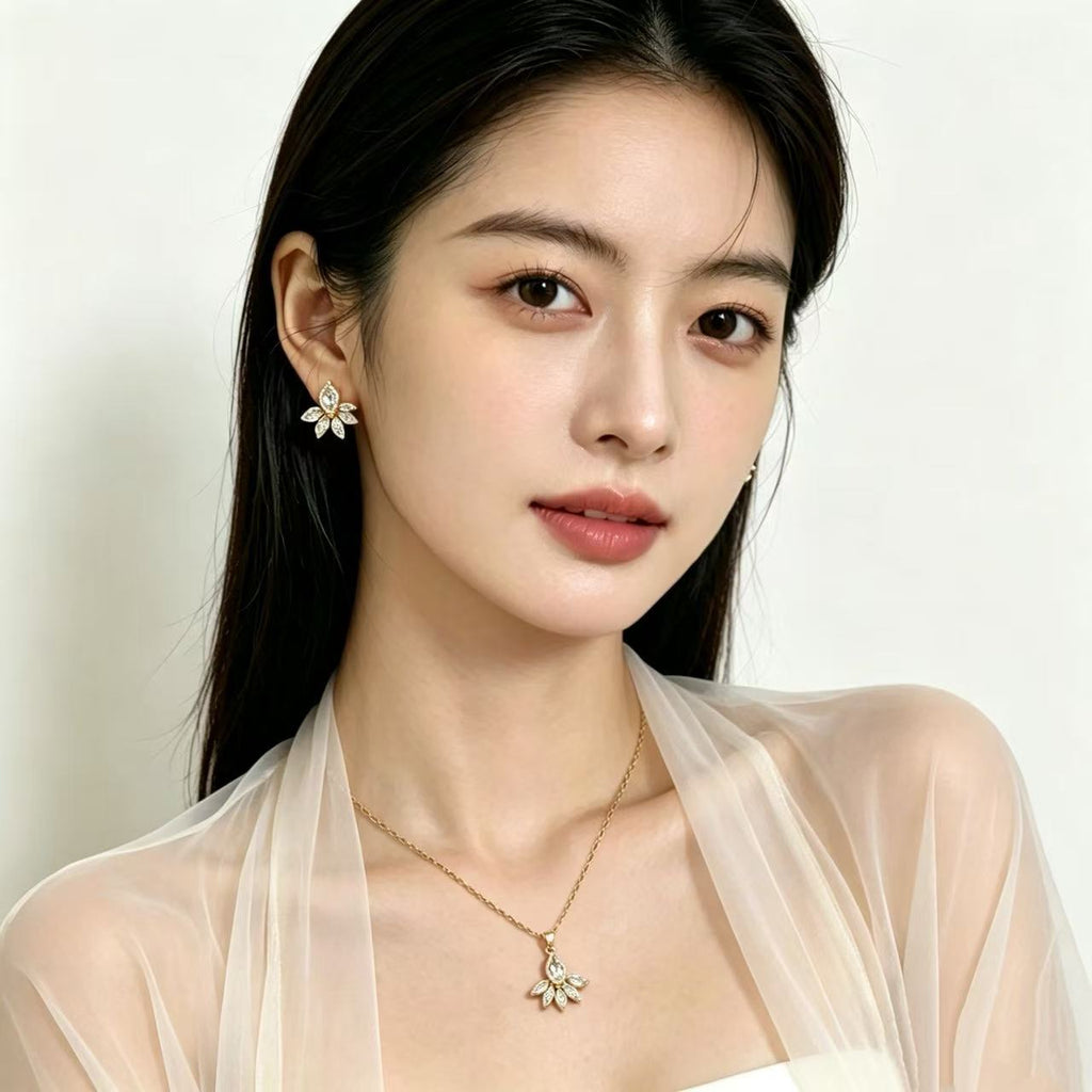 Roselle™ Gold Necklace